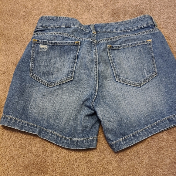 Shorts - Picture 3 of 3
